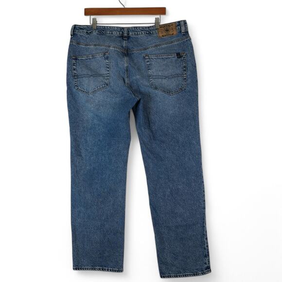 Buffalo David Bitton Jeans Mens 38x32 Ben Stretch Relaxed Tapered Medium Wash - Picture 2 of 13